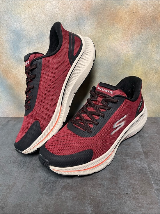 Athletic_Shoes